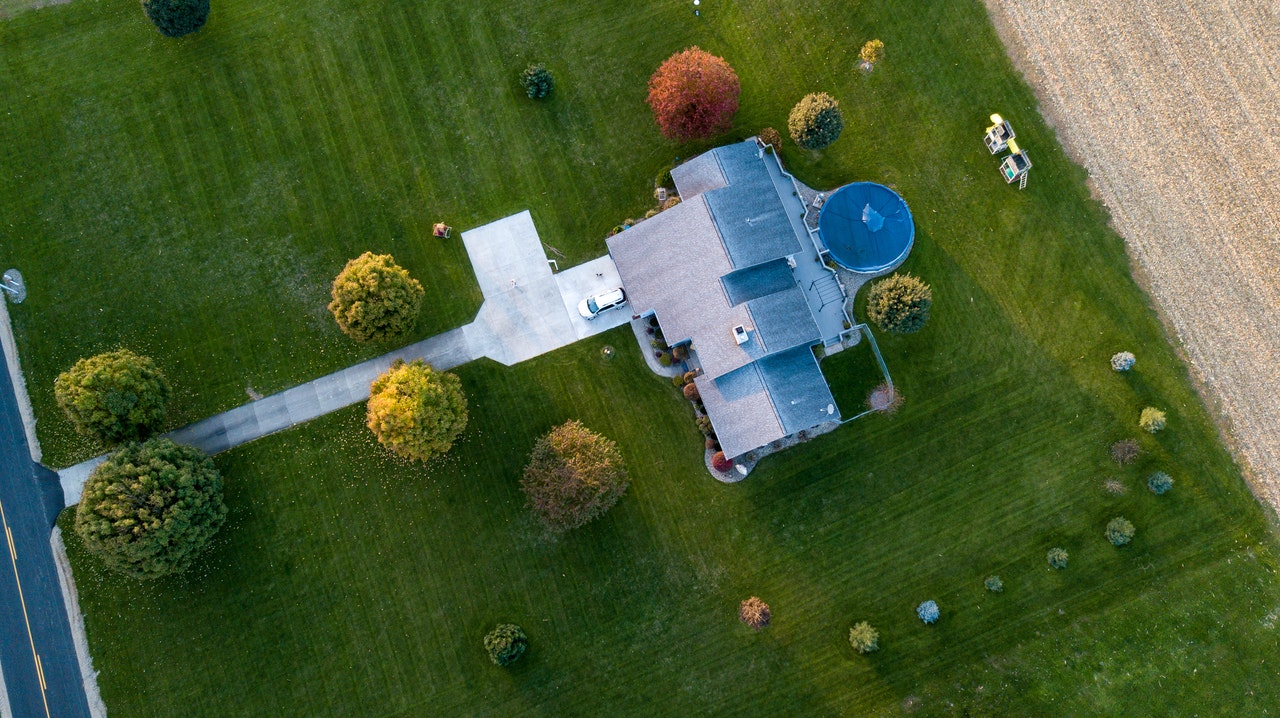 bird's eye view of a house